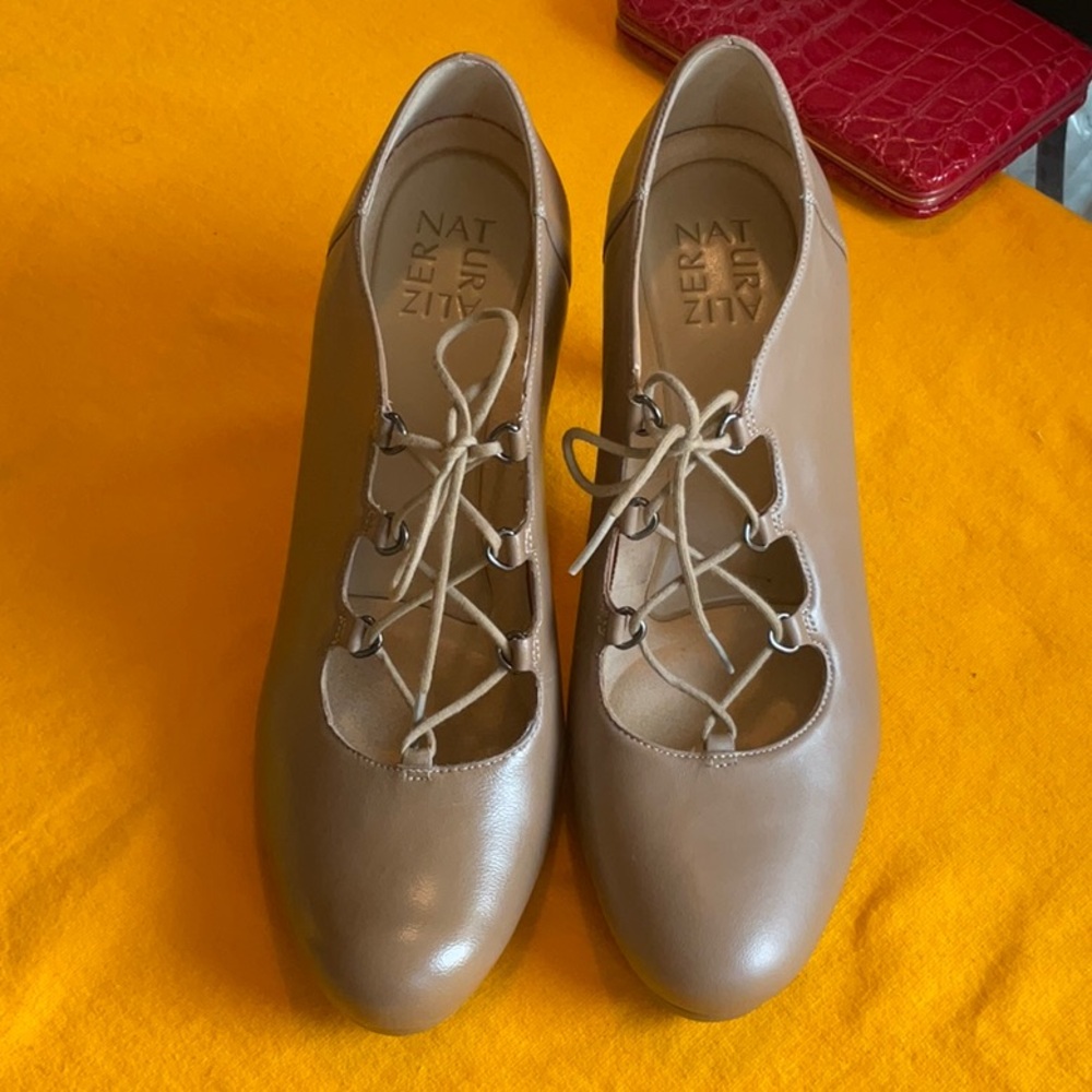 Naturalizer Macie Oatmeal (dark taupe/tan) Leather Pumps Size 9, NIB